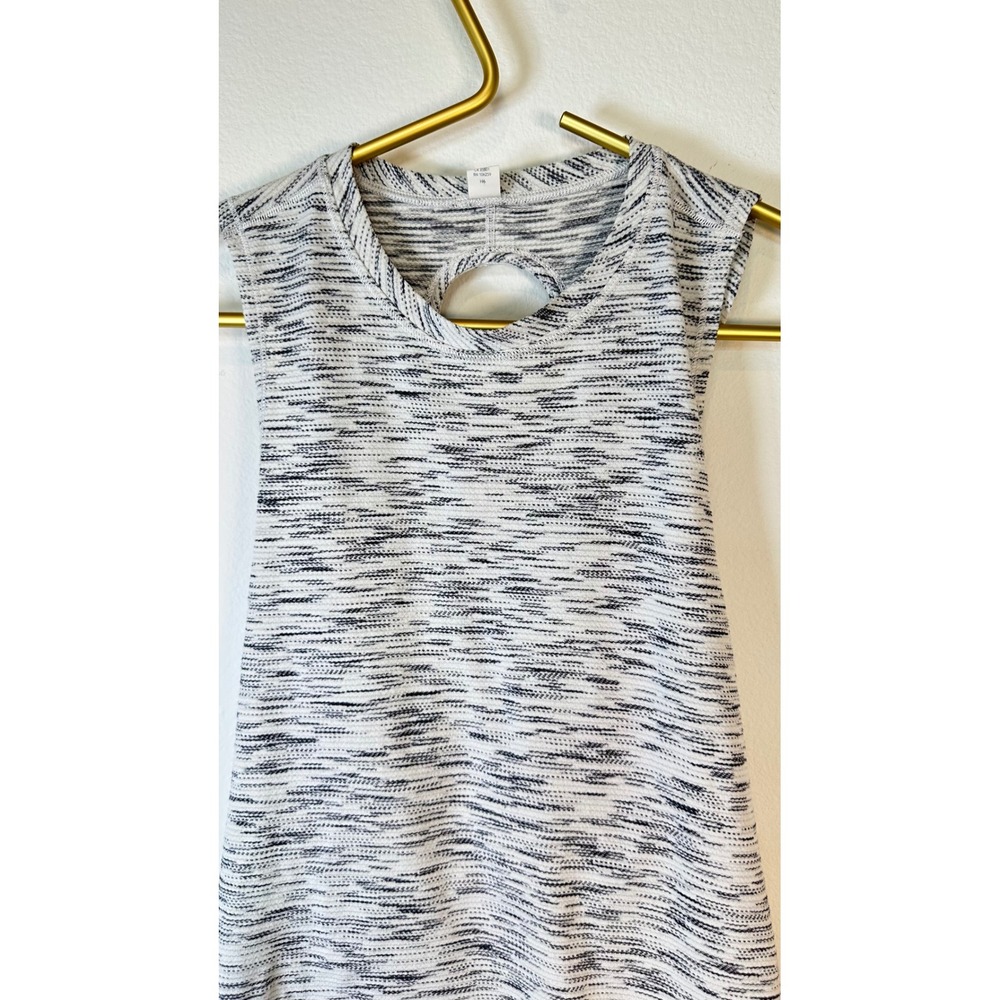 Lululemon Fast as Light Muscle Tank Crop Size 4 - Picture 5 of 13